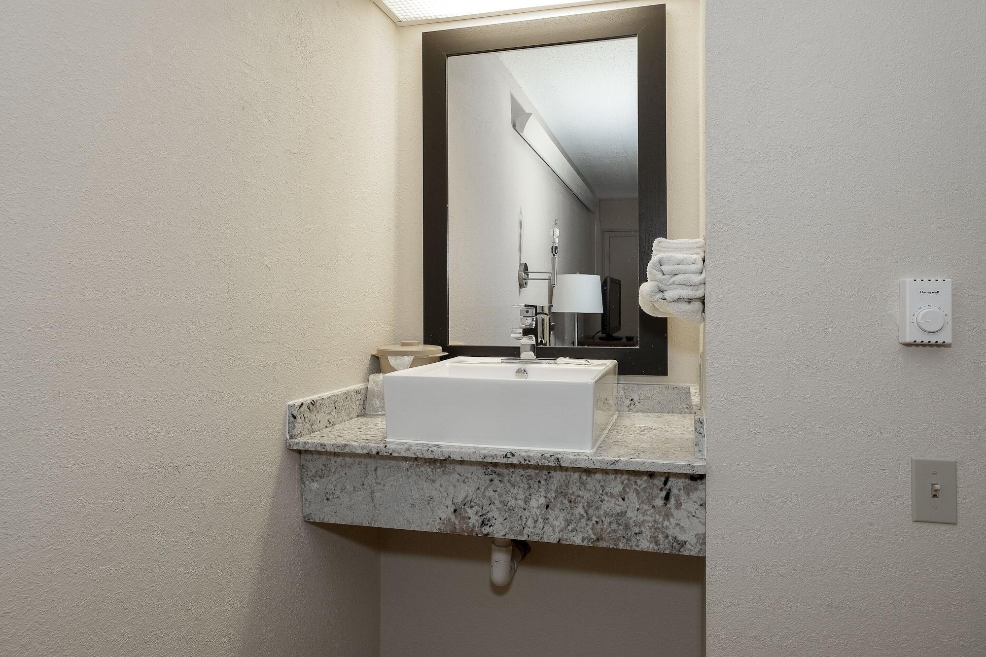 Travelodge By Wyndham Πεόρια Εξωτερικό φωτογραφία