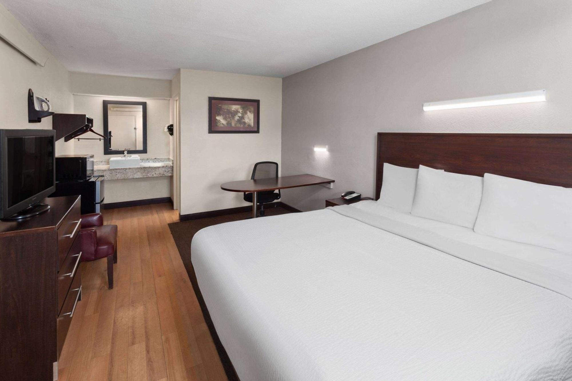 Travelodge By Wyndham Πεόρια Εξωτερικό φωτογραφία