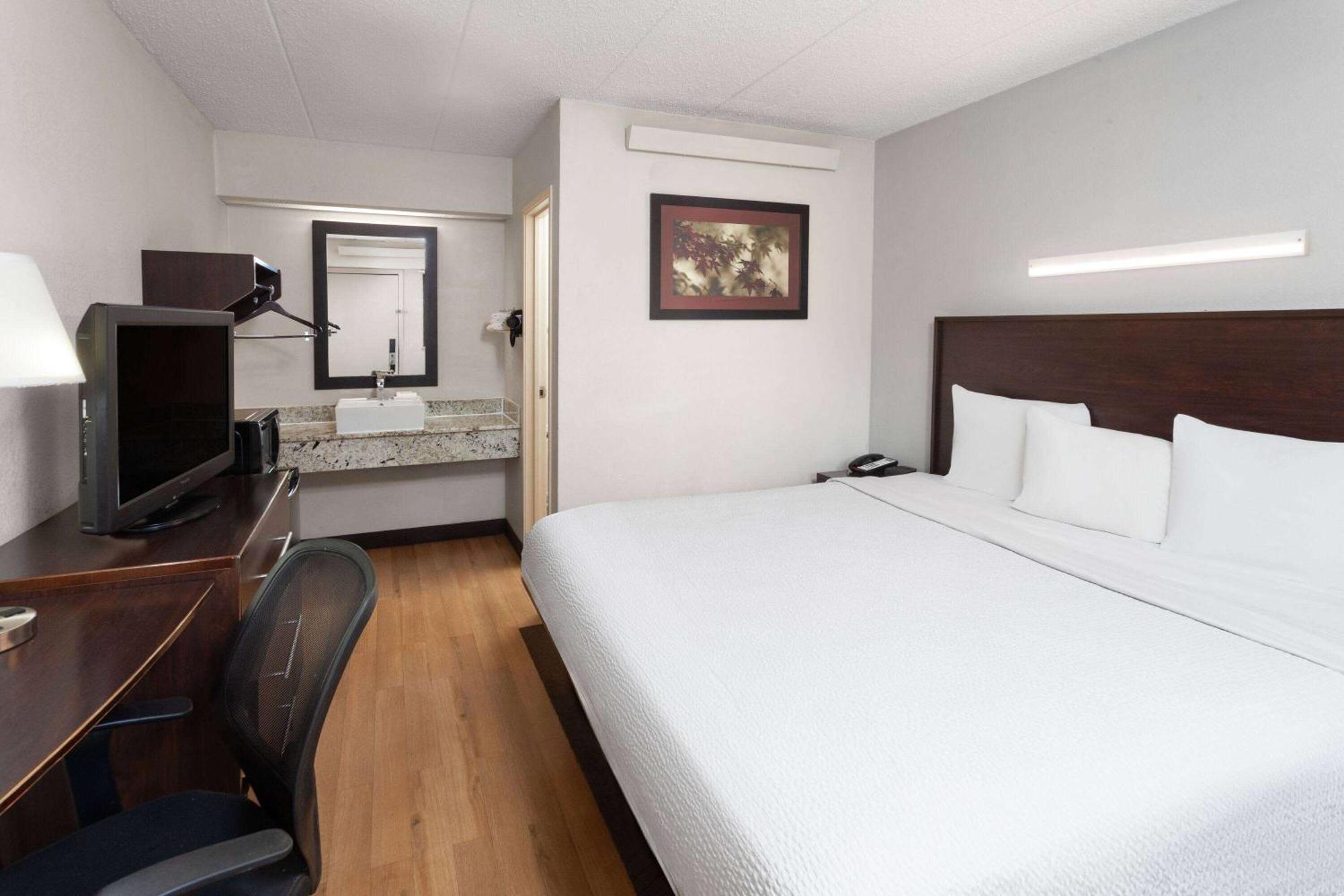 Travelodge By Wyndham Πεόρια Εξωτερικό φωτογραφία